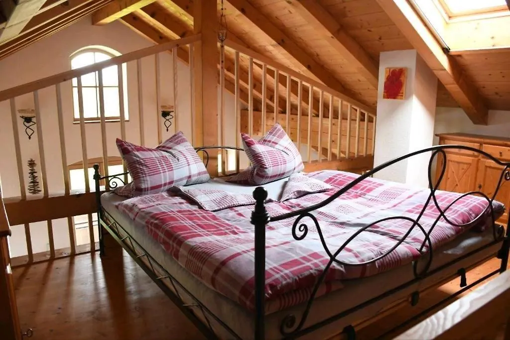 Ferienwohnung Glueck Saaldorf-Surheim