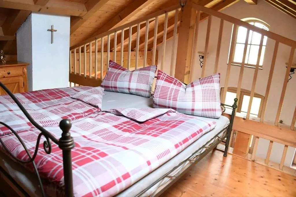 Ferienwohnung Glueck Saaldorf-Surheim Apartment